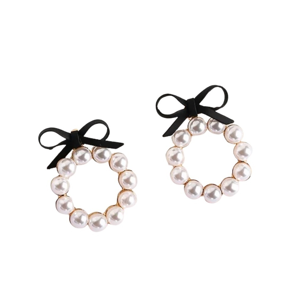 Black Bow Wreath Earrings with Faux Pearls – Chic Holiday-Inspired 0.85" Circle